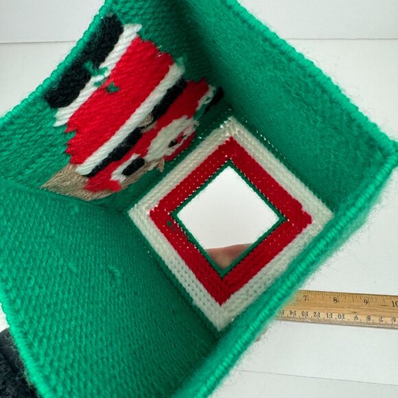 Vtg Santa Handmade Square Red Green White Tissue Box Cover Plastic Canvas Yarn - Picture 9 of 11